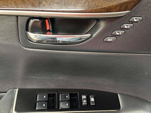 Used 2016 Lexus ES 350 w/ Premium Package w/Wood Trim FWD image 29