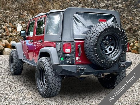 Used 2012 Jeep Wrangler Unlimited Rubicon w/ Connectivity Group AWD/4WD image 11