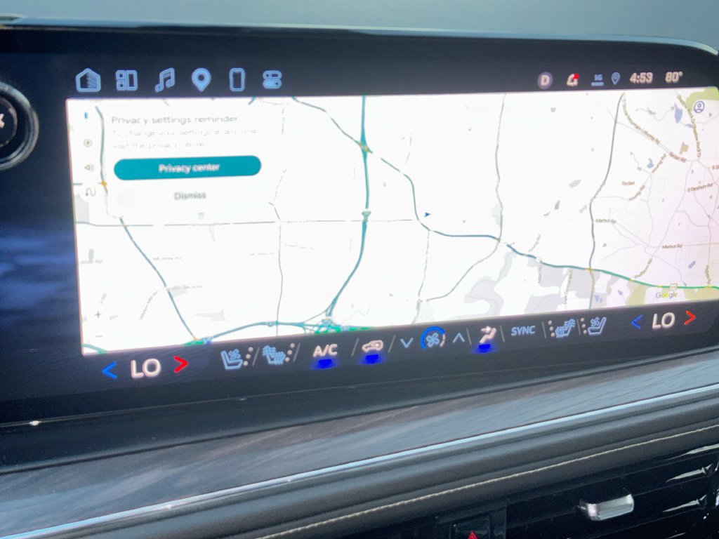 Used 2025 Chevrolet Suburban Premier RWD image 27