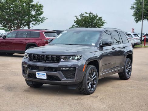 New 2026 Jeep Grand Cherokee Limited AWD/4WD image 2