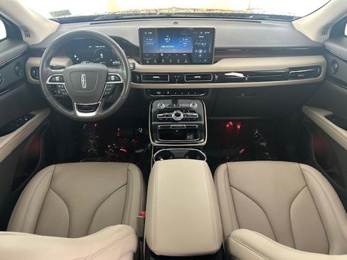 Used 2023 Lincoln Nautilus Reserve w/ Luxury Package AWD/4WD image 14