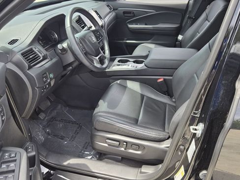 Certified 2024 Honda Passport EX-L image 10