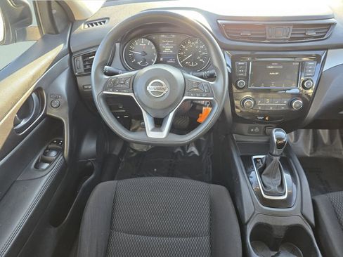 Used 2019 Nissan Rogue Sport S image 30