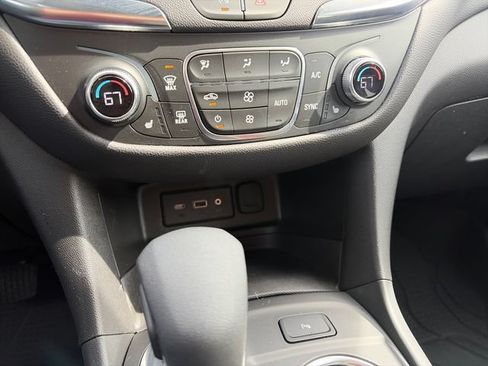 Used 2024 Chevrolet Equinox LT w/ LPO, Floor Liner Package AWD/4WD image 18