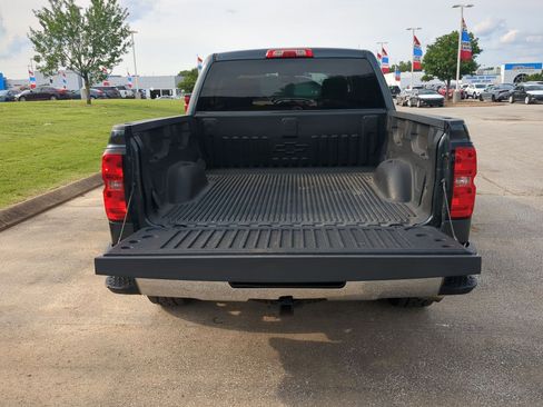 Used 2018 Chevrolet Silverado 1500 LT w/ LT Eassist Package AWD/4WD image 22