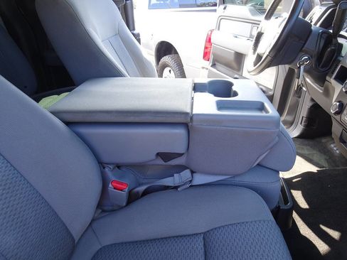 Used 2013 Ford F150 XLT w/ XLT Chrome Pkg image 40