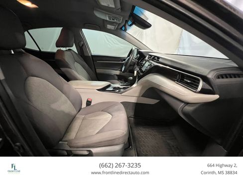 Used 2020 Toyota Camry LE FWD image 18