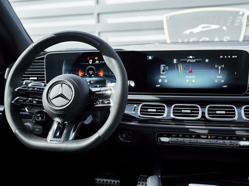 Used 2024 Mercedes-Benz GLS 63 AMG 4MATIC image 53