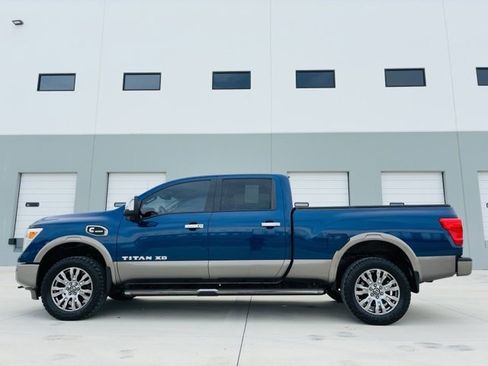 Used 2017 Nissan Titan Platinum Reserve image 3