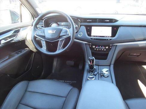 Certified 2025 Cadillac XT5 Premium Luxury image 14