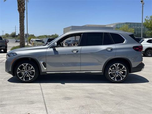 New 2026 BMW X5 sDrive40i w/ Premium Package image 9