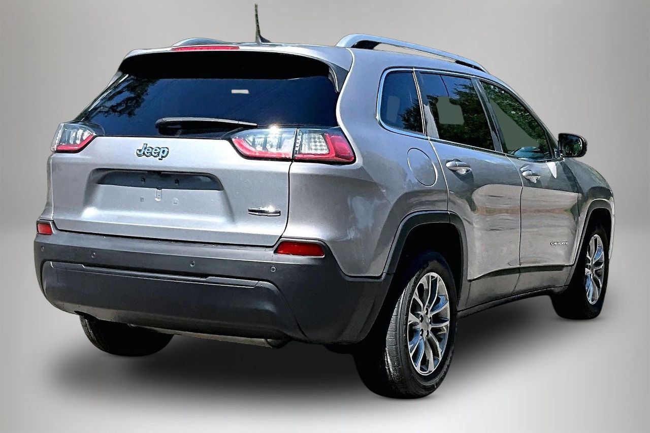 Used 2019 Jeep Cherokee Latitude Plus w/ Comfort/Convenience Group FWD image 5