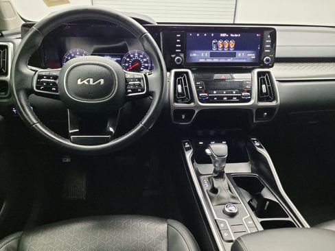 Used 2022 Kia Sorento S image 22