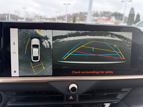 Used 2024 Toyota Crown Platinum image 18