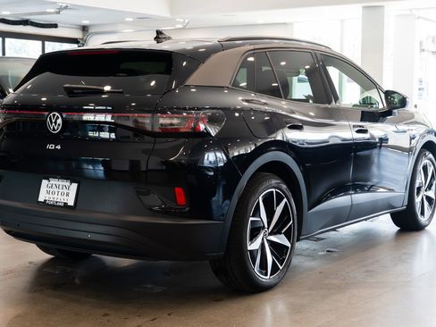 Used 2024 Volkswagen ID.4 Pro S RWD image 4