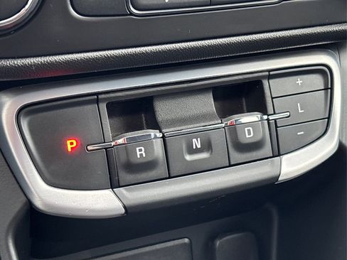 Used 2024 GMC Terrain SLE image 29