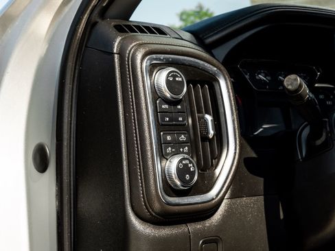 Used 2023 GMC Sierra 3500 SLE w/ SLE Value Package AWD/4WD image 8