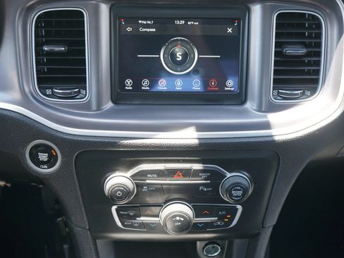 Used 2022 Dodge Charger SXT RWD image 17