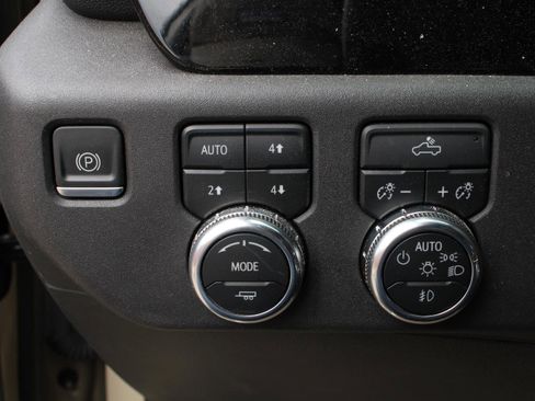 Used 2022 GMC Sierra 1500 Elevation AWD/4WD image 9