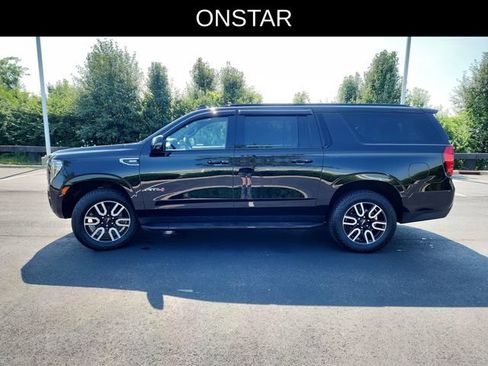 Used 2024 GMC Yukon XL AT4 w/ Technology Package AWD/4WD image 4