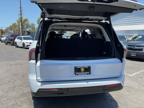 Used 2025 Lincoln Navigator Reserve AWD/4WD image 25