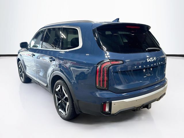 Used 2024 Kia Telluride EX w/ EX Captain's Chair Package AWD/4WD image 5