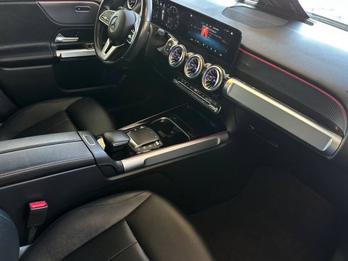 Used 2022 Mercedes-Benz GLB 250 4MATIC image 15