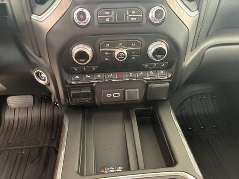 Used 2019 GMC Sierra 1500 Denali w/ Denali Ultimate Package AWD/4WD image 21