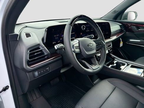 New 2026 Chevrolet Traverse Z71 w/ Enhanced Driving Package image 9