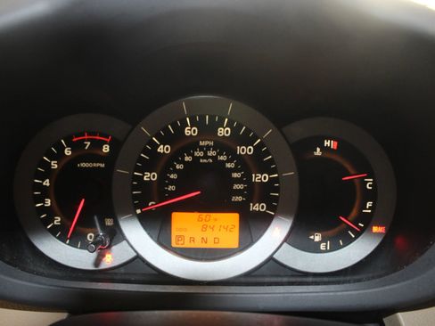 Used 2011 Toyota RAV4 Limited w/ Limited Extra Value Pkg FWD image 14