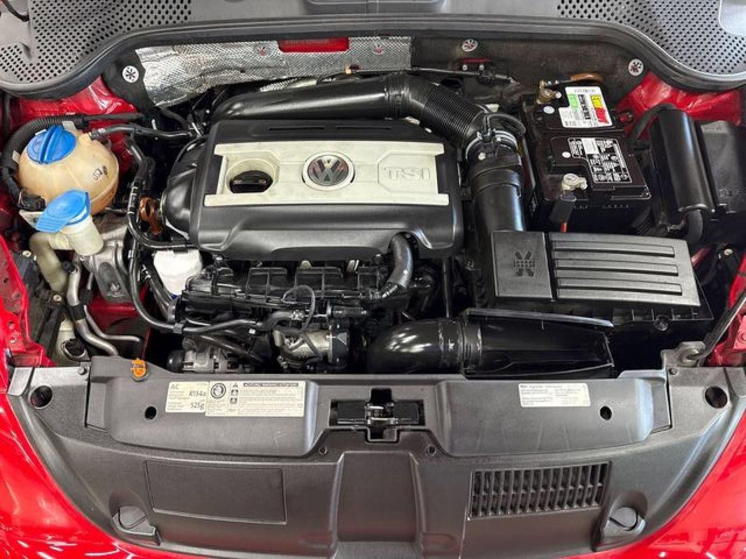 Used 2012 Volkswagen Beetle 2.0T FWD image 53