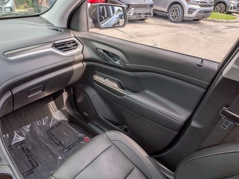 Used 2020 GMC Acadia SLT w/ Driver Alert Package II FWD image 19