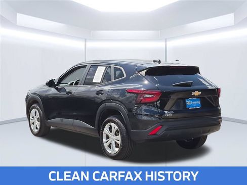 Used 2024 Chevrolet Trax LS FWD image 3