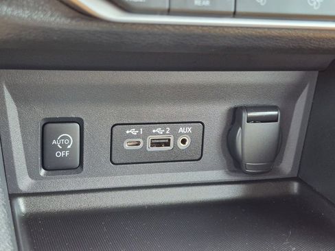 Used 2024 Nissan Sentra SV w/ SV Premium Package FWD image 21