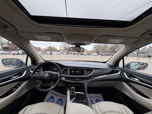 Used 2019 Buick Enclave Essence image 16