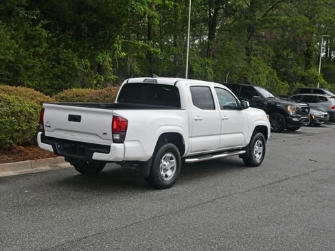 Used 2021 Toyota Tacoma SR AWD/4WD image 4