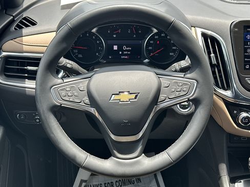 Used 2023 Chevrolet Equinox Premier FWD image 25