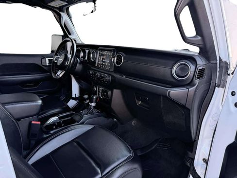 Used 2020 Jeep Gladiator Overland w/ Popular Equipment Package image 11