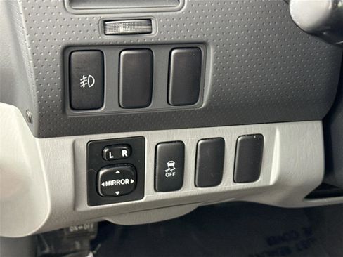 Used 2015 Toyota Tacoma PreRunner image 21