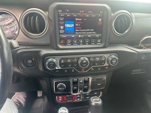 Used 2021 Jeep Wrangler Unlimited Rubicon AWD/4WD image 16