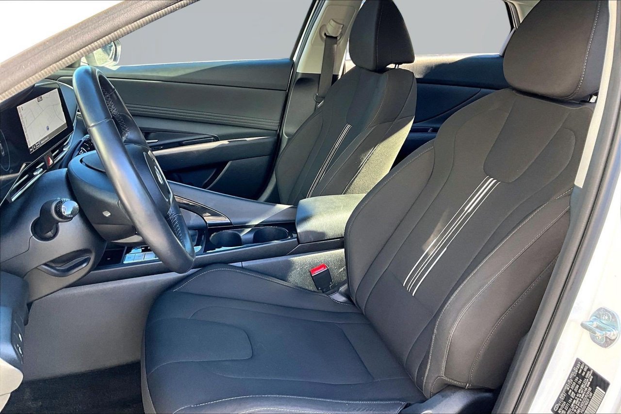 Used 2025 Hyundai Elantra SEL FWD image 21