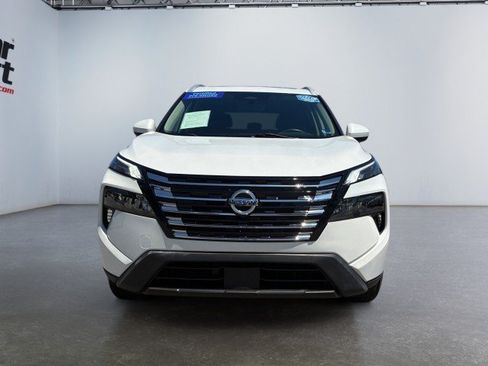 Used 2024 Nissan Rogue SV w/ SV Premium Package FWD image 6