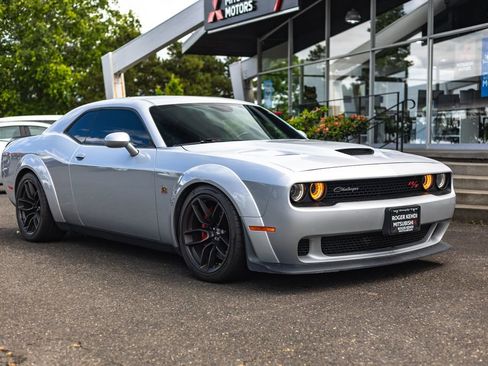 Used 2022 Dodge Challenger R/T Scat Pack RWD image 9