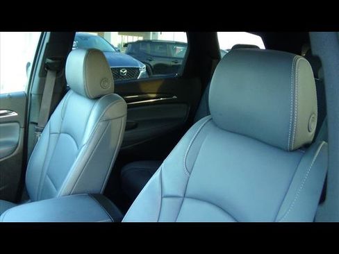 Used 2024 Buick Enclave Premium image 21