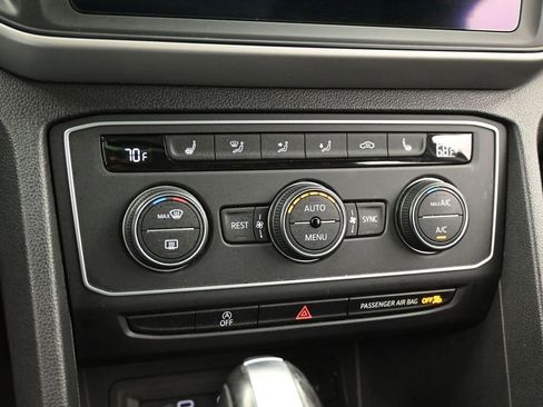 Used 2021 Volkswagen Atlas SE w/ Panoramic Sunroof Package FWD image 20
