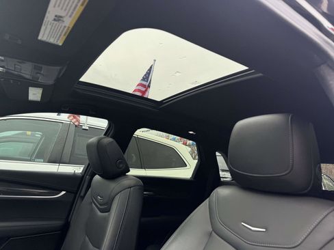Used 2024 Cadillac XT5 Sportv w/ Technology Package AWD/4WD image 27