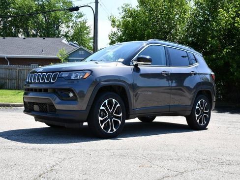 Used 2022 Jeep Compass Limited w/ Sun and Sound Group AWD/4WD image 3