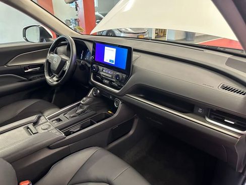 Certified 2025 Toyota Grand Highlander AWD image 18