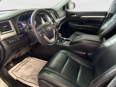 Used 2018 Toyota Highlander XLE w/ Protection Package #3 AWD/4WD image 23