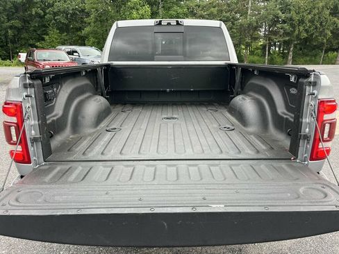 Used 2023 RAM 2500 Laramie AWD/4WD image 18